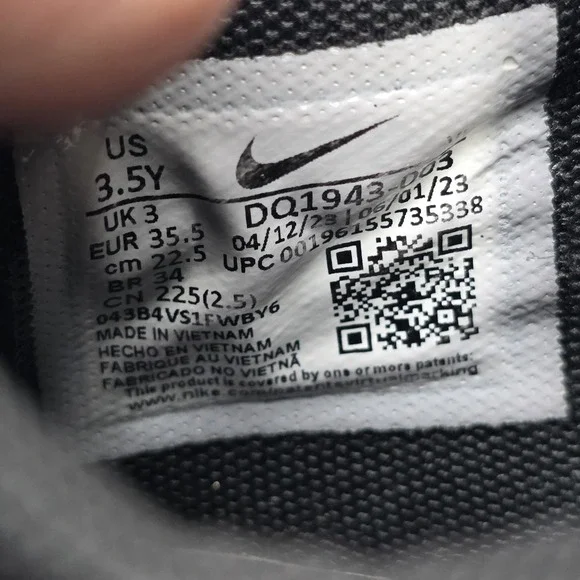 Nike Giannis Immortality 2 Sneakers Basketball‎ Shoes Black 3.5 Youth DQ1943-003 - Picture 8 of 10